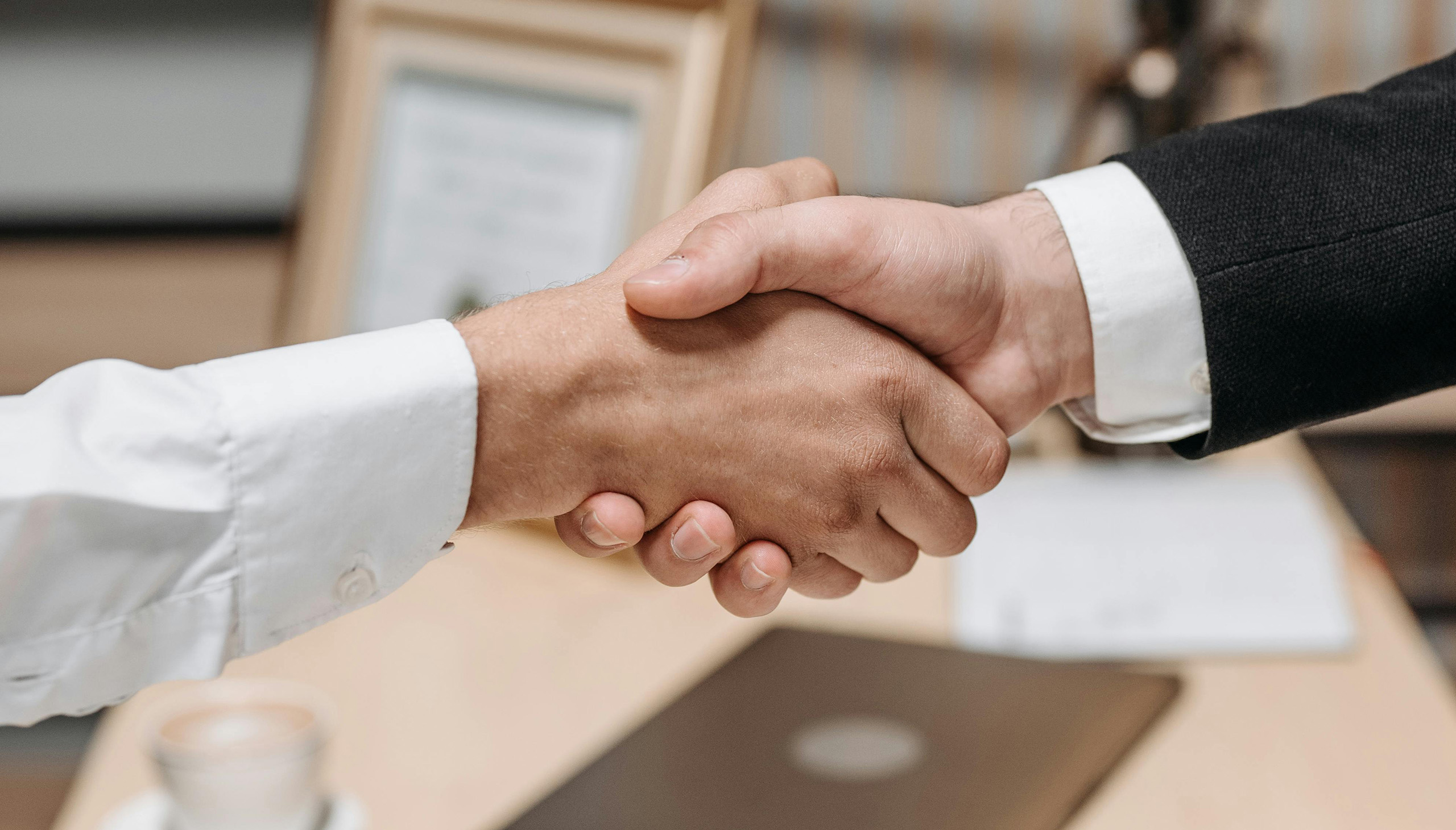 Convenio entre ALADEFE y AEC